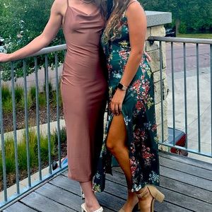 Silk Midi Dress Size Large but is stretchy and can fit small or bigger!!